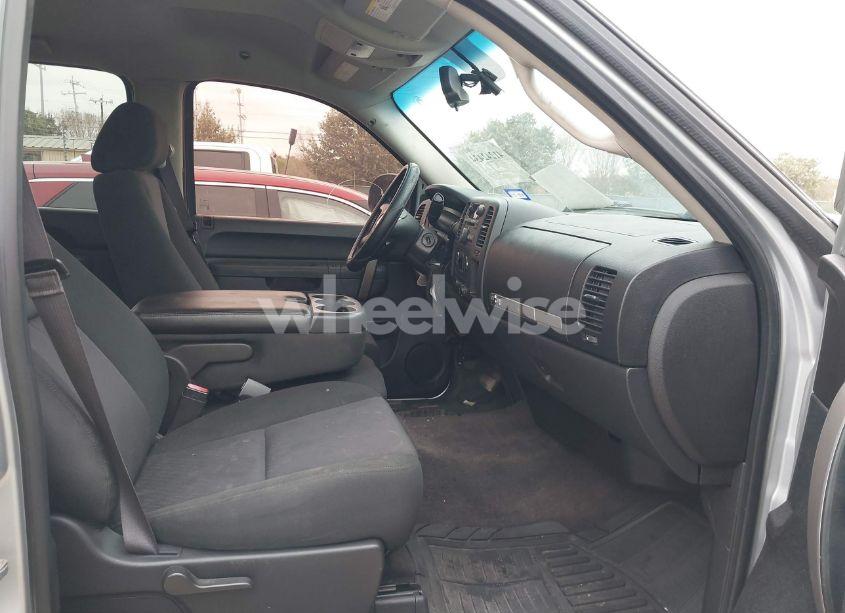 Photo 5 of 2013 Chevrolet Silverado 1500 LT (VIN 3GCPCSE04DG377720)