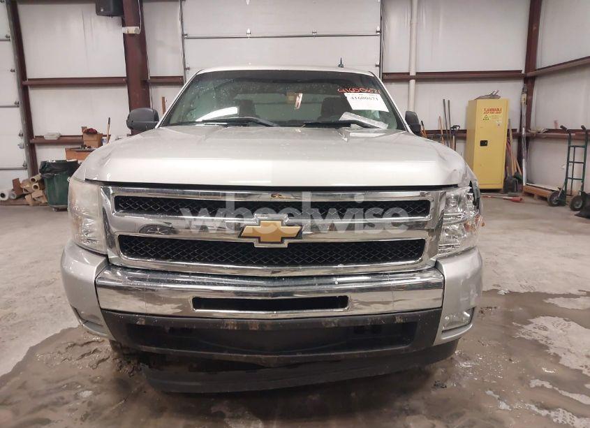 Photo 12 of 2011 Chevrolet Silverado 1500 LT (VIN 3GCPCSE05BG173540)