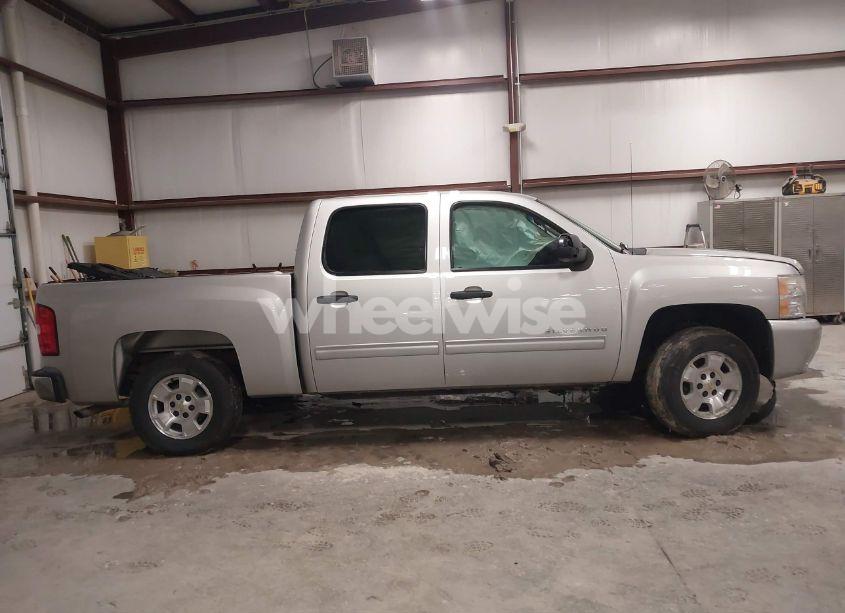 Photo 13 of 2011 Chevrolet Silverado 1500 LT (VIN 3GCPCSE05BG173540)