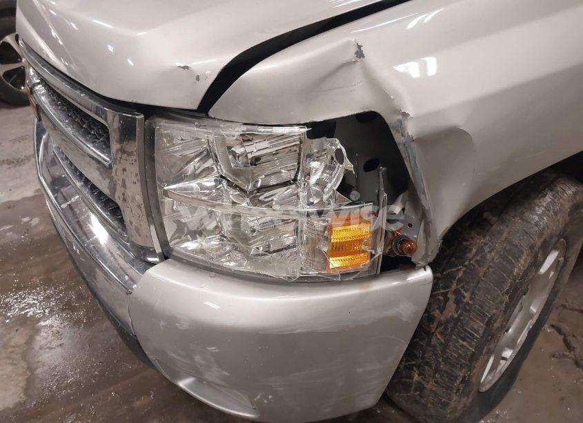 Photo 18 of 2011 Chevrolet Silverado 1500 LT (VIN 3GCPCSE05BG173540)