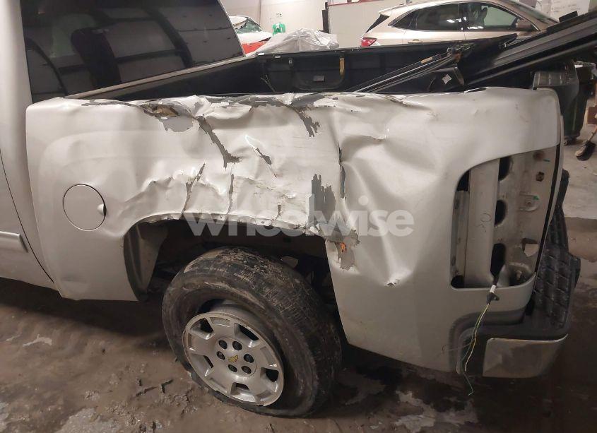 Photo 6 of 2011 Chevrolet Silverado 1500 LT (VIN 3GCPCSE05BG173540)