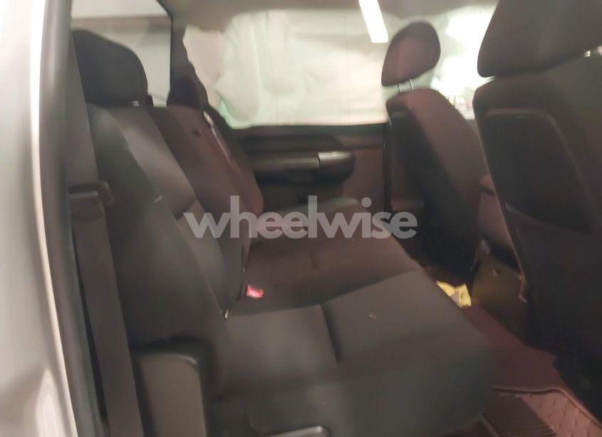 Photo 8 of 2011 Chevrolet Silverado 1500 LT (VIN 3GCPCSE05BG173540)