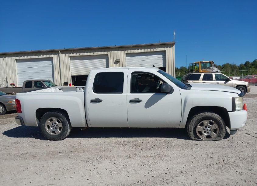 Photo 13 of 2011 Chevrolet Silverado 1500 LT (VIN 3GCPCSE05BG347946)