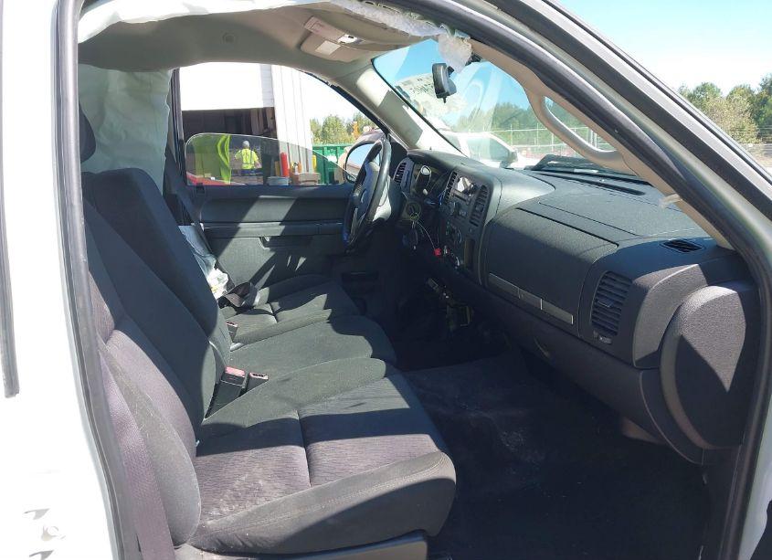 Photo 5 of 2011 Chevrolet Silverado 1500 LT (VIN 3GCPCSE05BG347946)