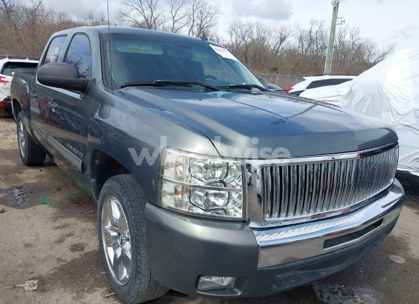 2011 Chevrolet Silverado 1500 LT (VIN 3GCPCSE06BG145567) main photo