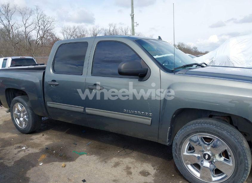 Photo 13 of 2011 Chevrolet Silverado 1500 LT (VIN 3GCPCSE06BG145567)