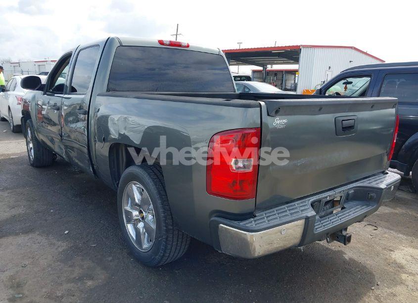 Photo 3 of 2011 Chevrolet Silverado 1500 LT (VIN 3GCPCSE06BG145567)