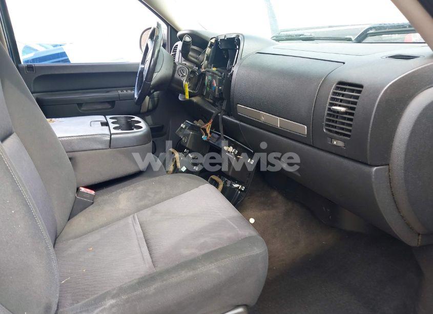 Photo 5 of 2011 Chevrolet Silverado 1500 LT (VIN 3GCPCSE06BG145567)