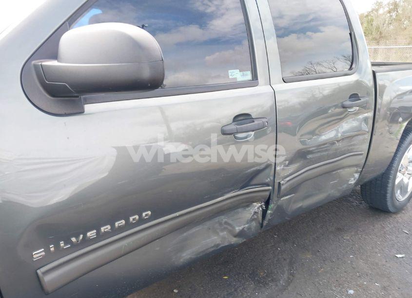 Photo 6 of 2011 Chevrolet Silverado 1500 LT (VIN 3GCPCSE06BG145567)