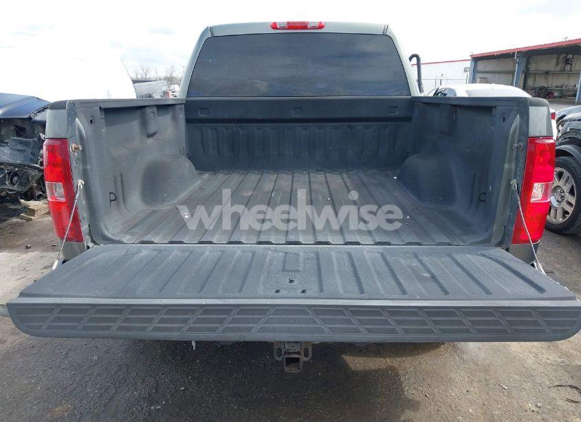 Photo 8 of 2011 Chevrolet Silverado 1500 LT (VIN 3GCPCSE06BG145567)