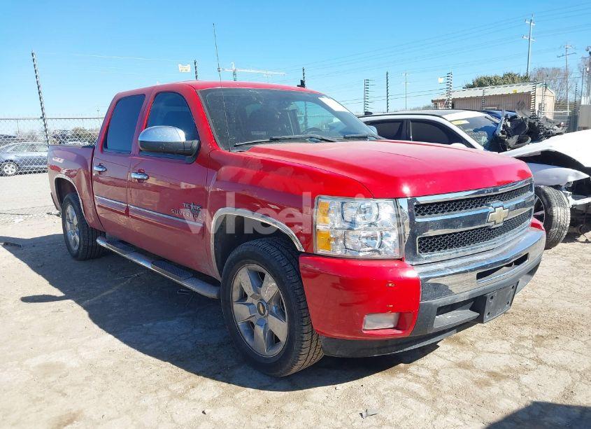 2011 Chevrolet Silverado 1500 LT (VIN 3GCPCSE06BG261755) main photo