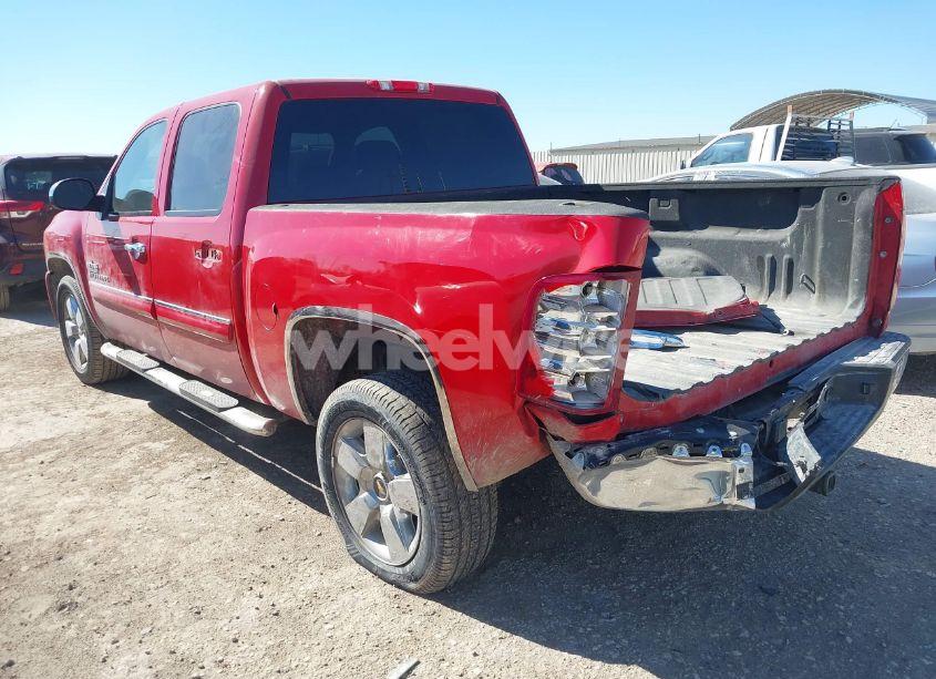 Photo 3 of 2011 Chevrolet Silverado 1500 LT (VIN 3GCPCSE06BG261755)