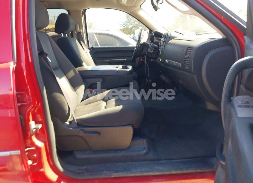 Photo 5 of 2011 Chevrolet Silverado 1500 LT (VIN 3GCPCSE06BG261755)