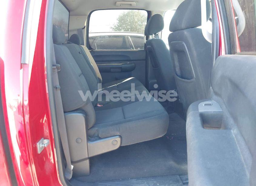 Photo 8 of 2011 Chevrolet Silverado 1500 LT (VIN 3GCPCSE06BG261755)