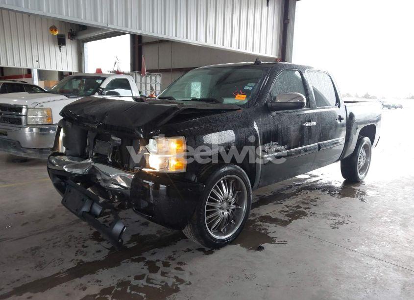 Photo 2 of 2011 Chevrolet Silverado 1500 LT (VIN 3GCPCSE06BG281181)