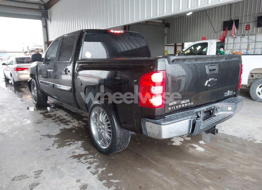 Photo 3 of 2011 Chevrolet Silverado 1500 LT (VIN 3GCPCSE06BG281181)