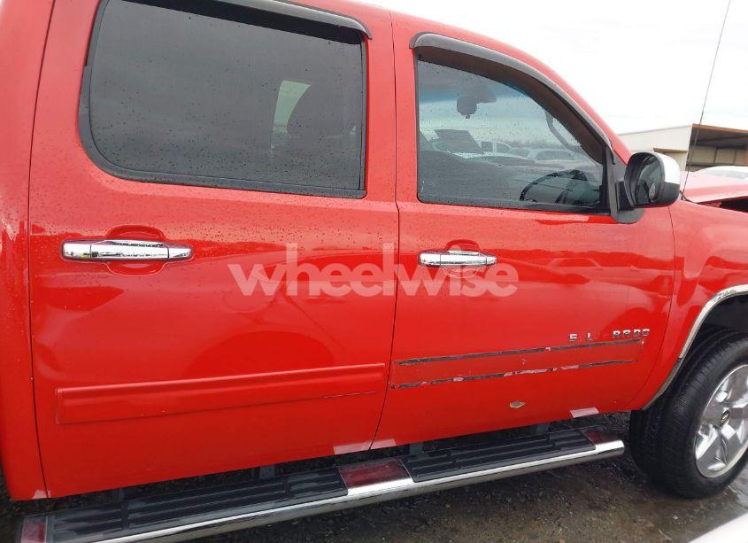 Photo 13 of 2011 Chevrolet Silverado 1500 LT (VIN 3GCPCSE06BG324644)