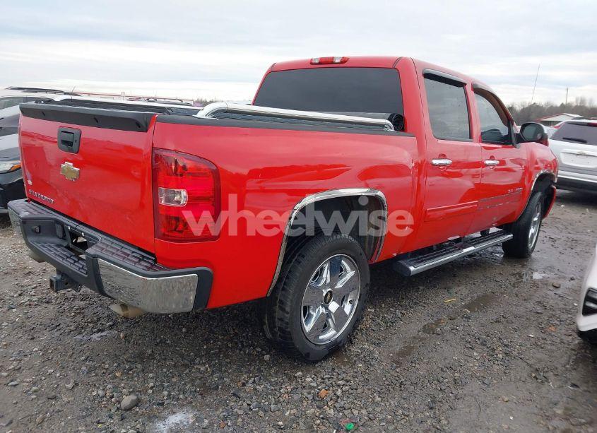 Photo 4 of 2011 Chevrolet Silverado 1500 LT (VIN 3GCPCSE06BG324644)