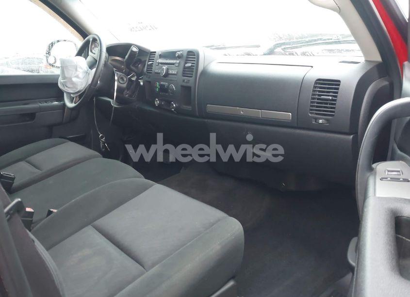 Photo 5 of 2011 Chevrolet Silverado 1500 LT (VIN 3GCPCSE06BG324644)