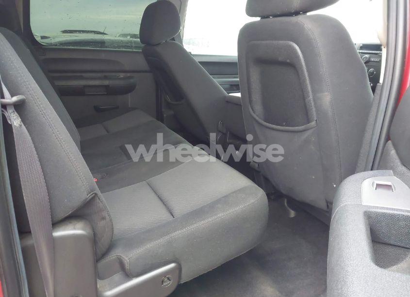 Photo 8 of 2011 Chevrolet Silverado 1500 LT (VIN 3GCPCSE06BG324644)