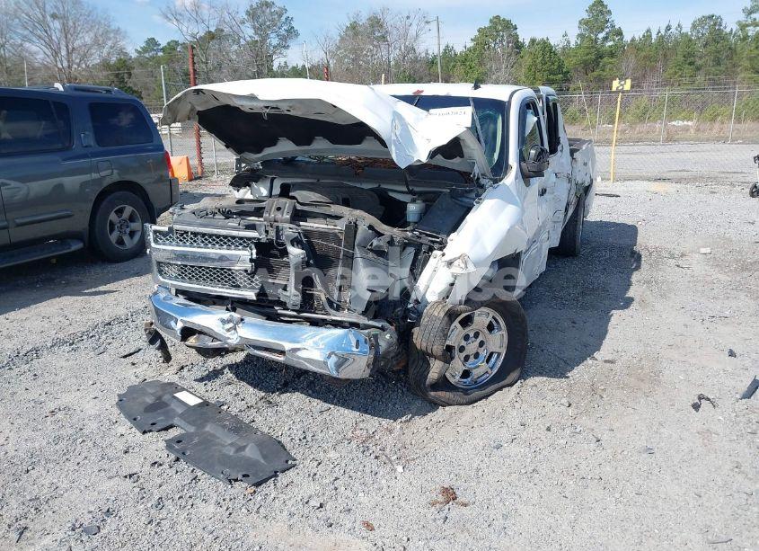 Photo 2 of 2013 Chevrolet Silverado 1500 LT (VIN 3GCPCSE06DG169001)