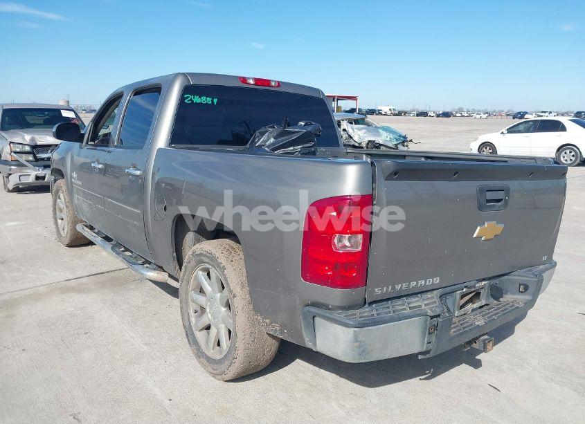 Photo 3 of 2013 Chevrolet Silverado 1500 LT (VIN 3GCPCSE06DG246854)