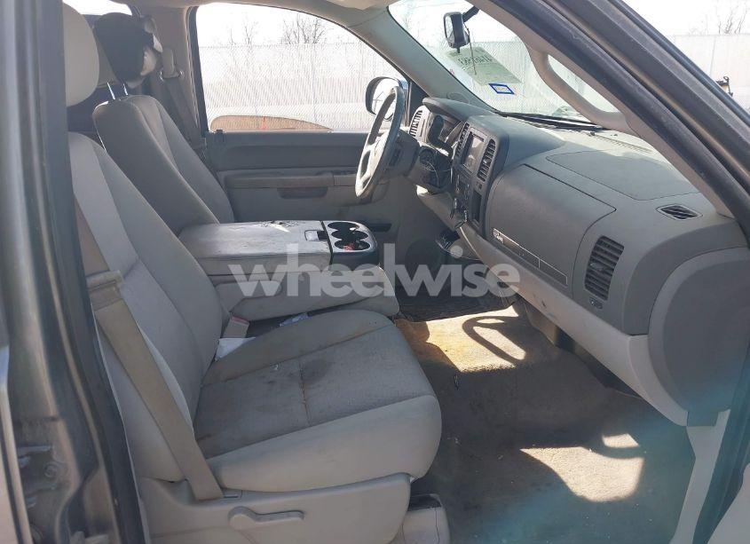 Photo 5 of 2013 Chevrolet Silverado 1500 LT (VIN 3GCPCSE06DG246854)