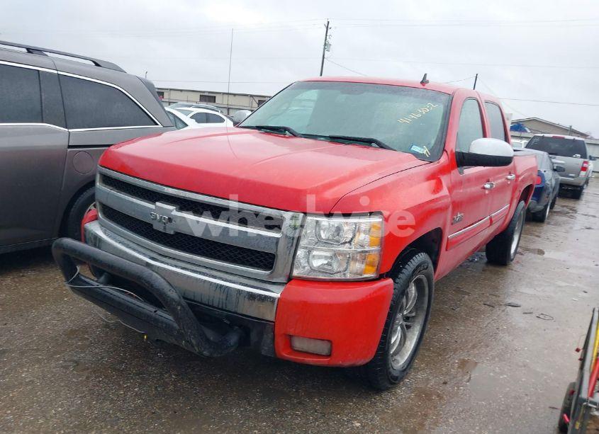 Photo 2 of 2011 Chevrolet Silverado 1500 LT (VIN 3GCPCSE07BG278290)