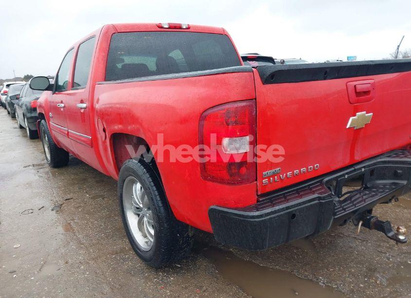 Photo 3 of 2011 Chevrolet Silverado 1500 LT (VIN 3GCPCSE07BG278290)