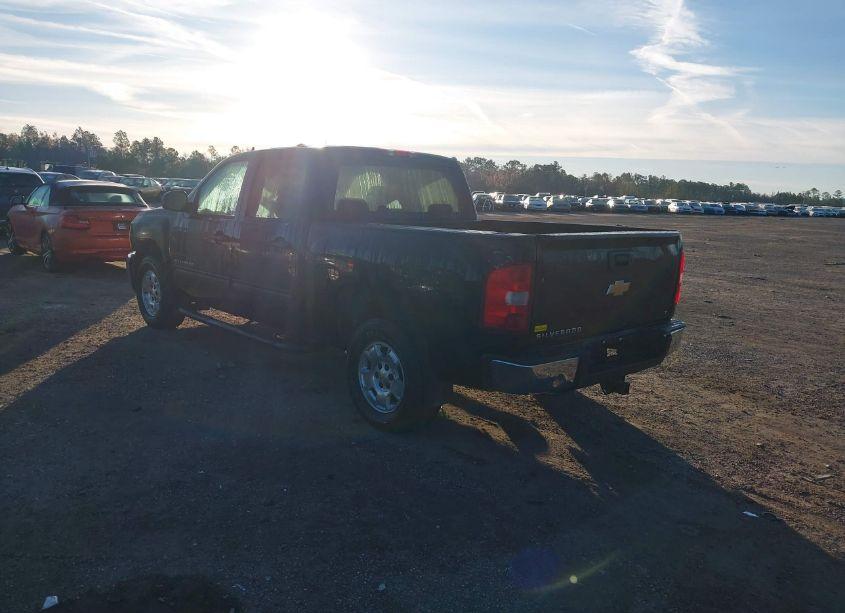 Photo 3 of 2013 Chevrolet Silverado 1500 LT (VIN 3GCPCSE07DG104268)
