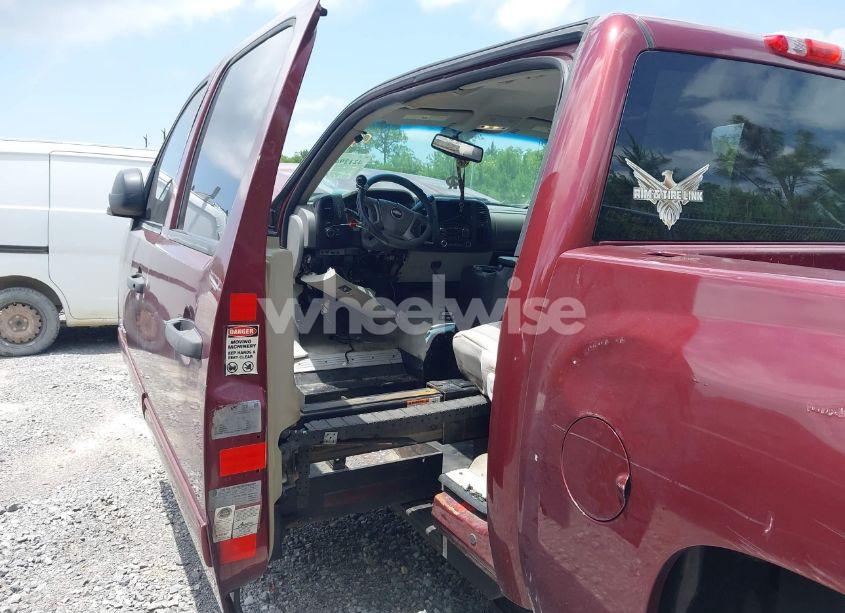 Photo 18 of 2013 Chevrolet Silverado 1500 LT (VIN 3GCPCSE07DG117456)