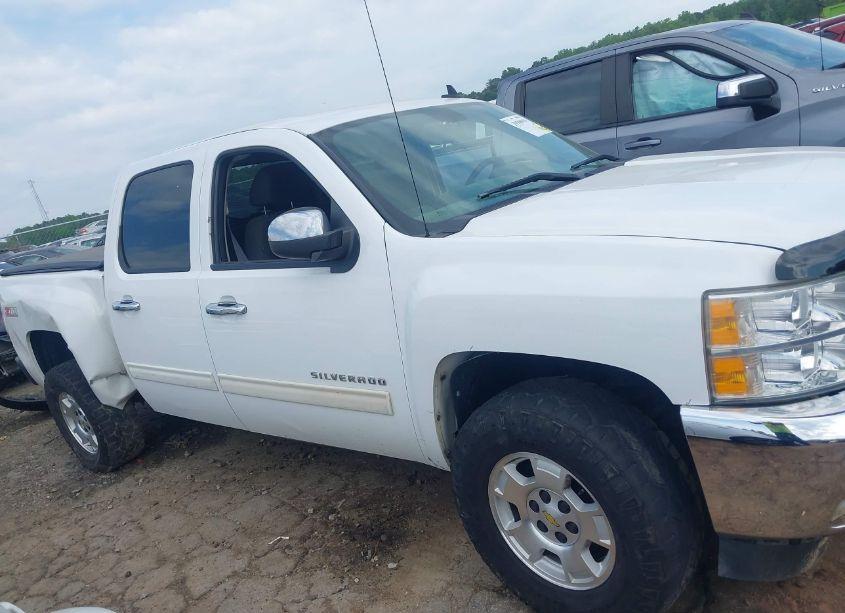Photo 13 of 2013 Chevrolet Silverado 1500 LT (VIN 3GCPCSE07DG118042)