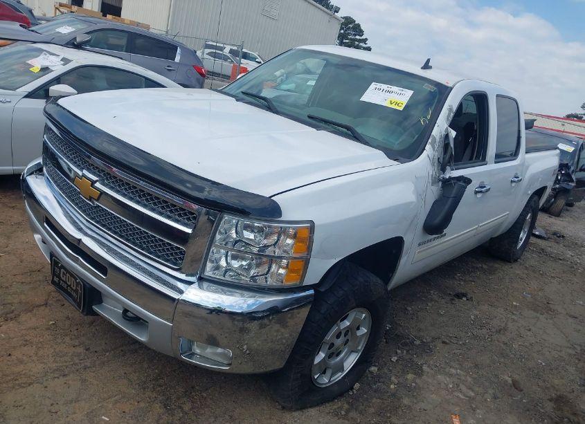 Photo 2 of 2013 Chevrolet Silverado 1500 LT (VIN 3GCPCSE07DG118042)
