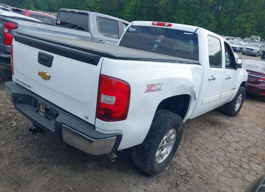 Photo 4 of 2013 Chevrolet Silverado 1500 LT (VIN 3GCPCSE07DG118042)