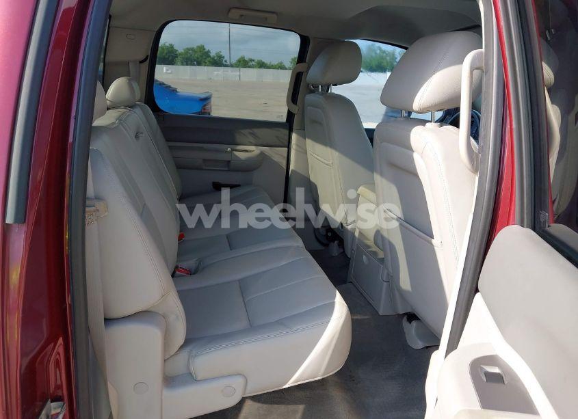 Photo 8 of 2013 Chevrolet Silverado 1500 LT (VIN 3GCPCSE07DG139554)