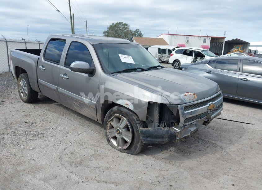 2013 Chevrolet Silverado 1500 LT (VIN 3GCPCSE07DG275201) main photo
