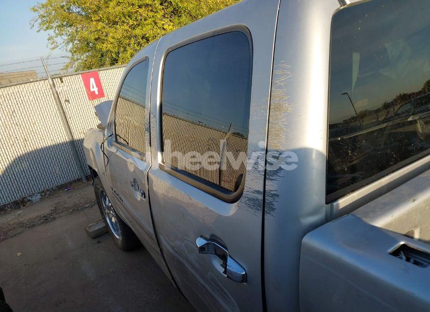 Photo 13 of 2011 Chevrolet Silverado 1500 LT (VIN 3GCPCSE08BG200116)