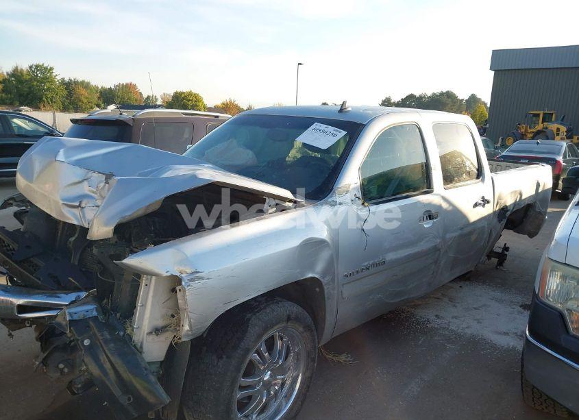 Photo 2 of 2011 Chevrolet Silverado 1500 LT (VIN 3GCPCSE08BG200116)