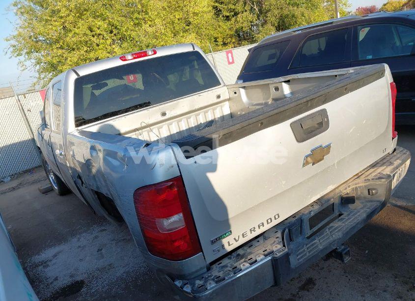 Photo 3 of 2011 Chevrolet Silverado 1500 LT (VIN 3GCPCSE08BG200116)
