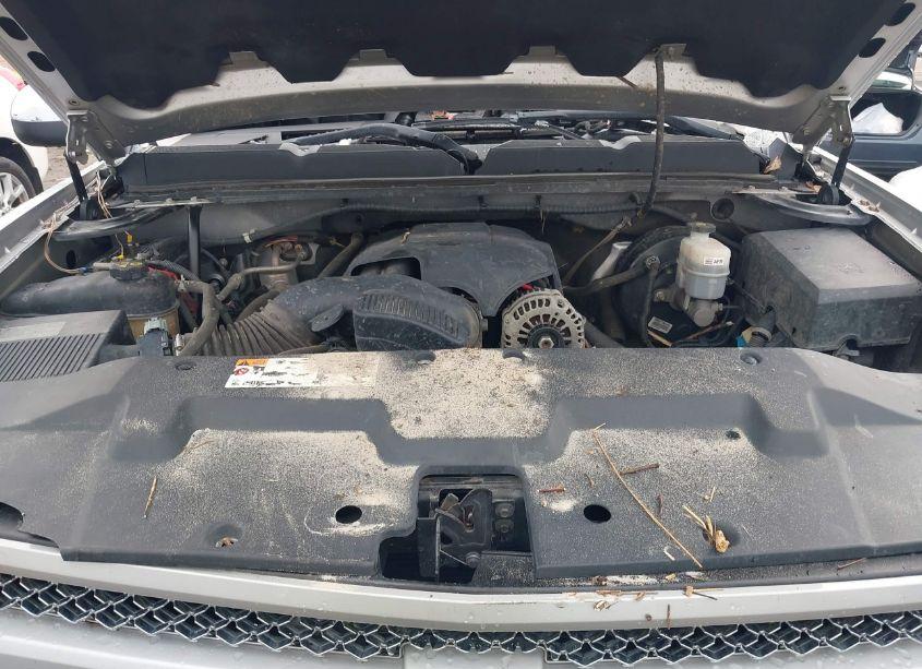 Photo 10 of 2011 Chevrolet Silverado 1500 LT (VIN 3GCPCSE08BG303990)