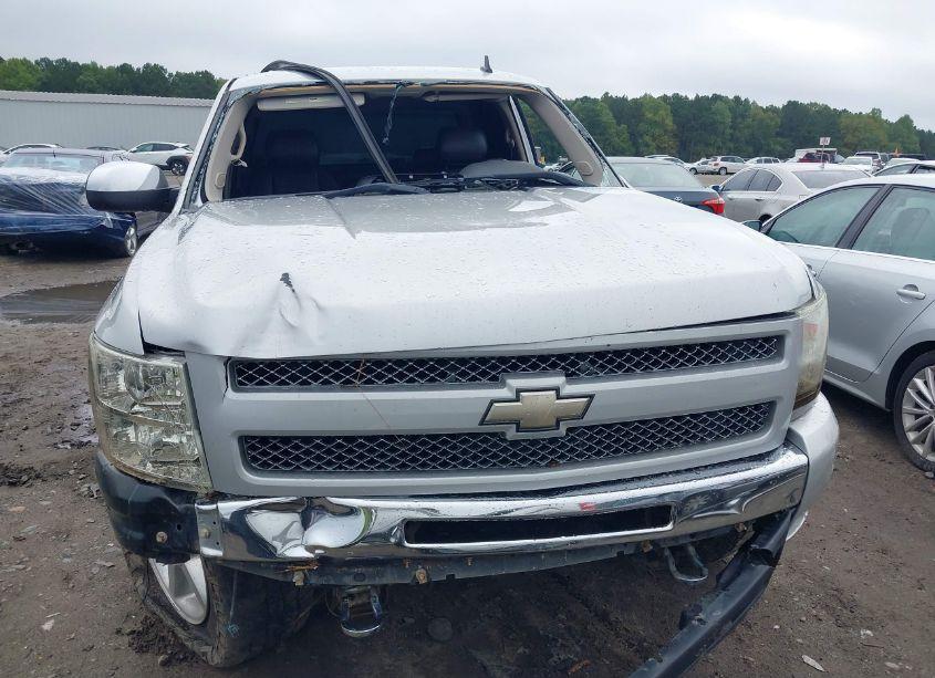 Photo 11 of 2011 Chevrolet Silverado 1500 LT (VIN 3GCPCSE08BG303990)