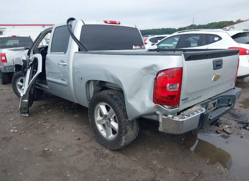 Photo 3 of 2011 Chevrolet Silverado 1500 LT (VIN 3GCPCSE08BG303990)
