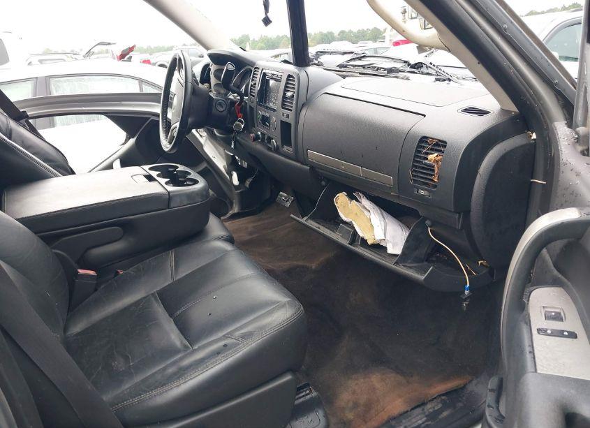 Photo 5 of 2011 Chevrolet Silverado 1500 LT (VIN 3GCPCSE08BG303990)