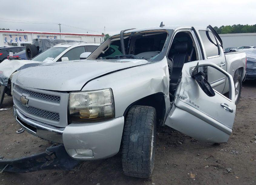 Photo 6 of 2011 Chevrolet Silverado 1500 LT (VIN 3GCPCSE08BG303990)