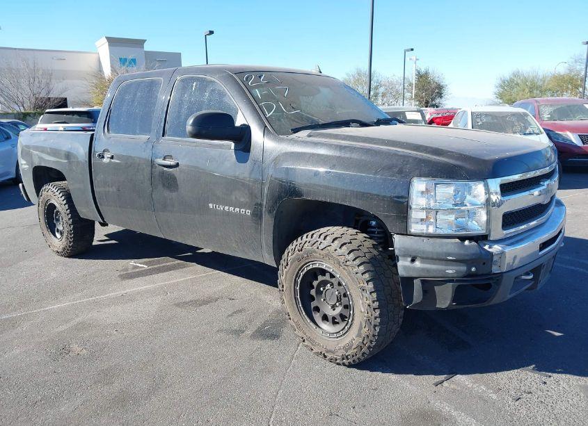2011 Chevrolet Silverado 1500 LT (VIN 3GCPCSE08BG317324) main photo