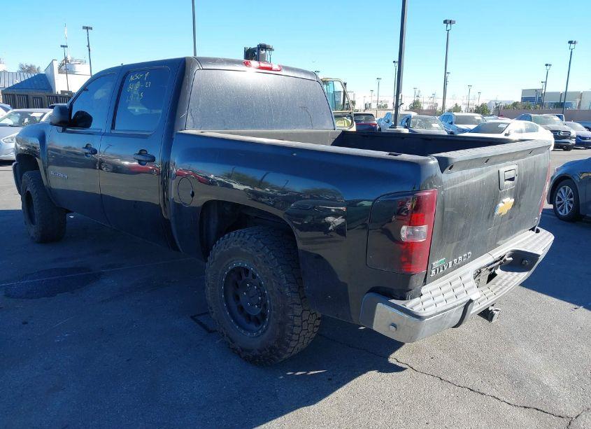 Photo 3 of 2011 Chevrolet Silverado 1500 LT (VIN 3GCPCSE08BG317324)