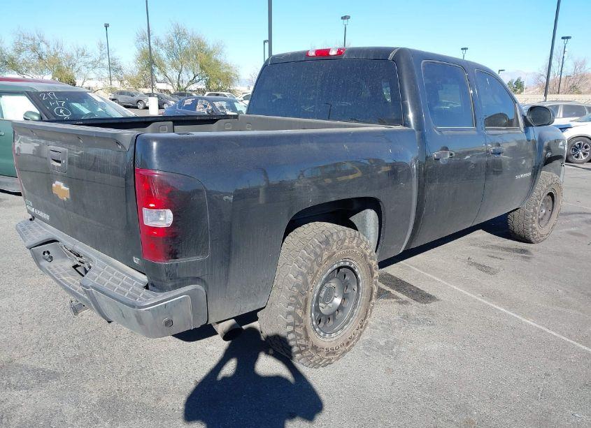 Photo 4 of 2011 Chevrolet Silverado 1500 LT (VIN 3GCPCSE08BG317324)