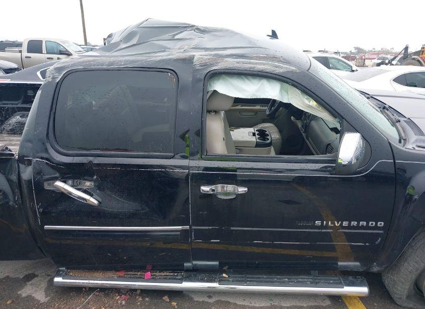 Photo 13 of 2011 Chevrolet Silverado 1500 LT (VIN 3GCPCSE08BG392007)