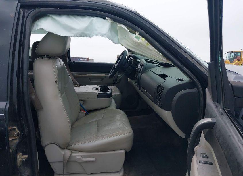 Photo 5 of 2011 Chevrolet Silverado 1500 LT (VIN 3GCPCSE08BG392007)