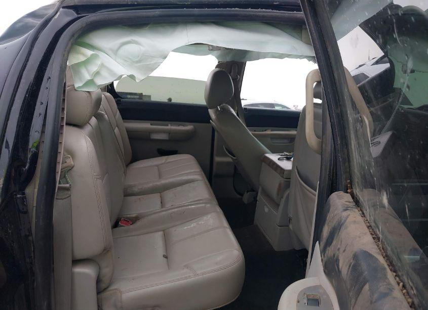 Photo 8 of 2011 Chevrolet Silverado 1500 LT (VIN 3GCPCSE08BG392007)